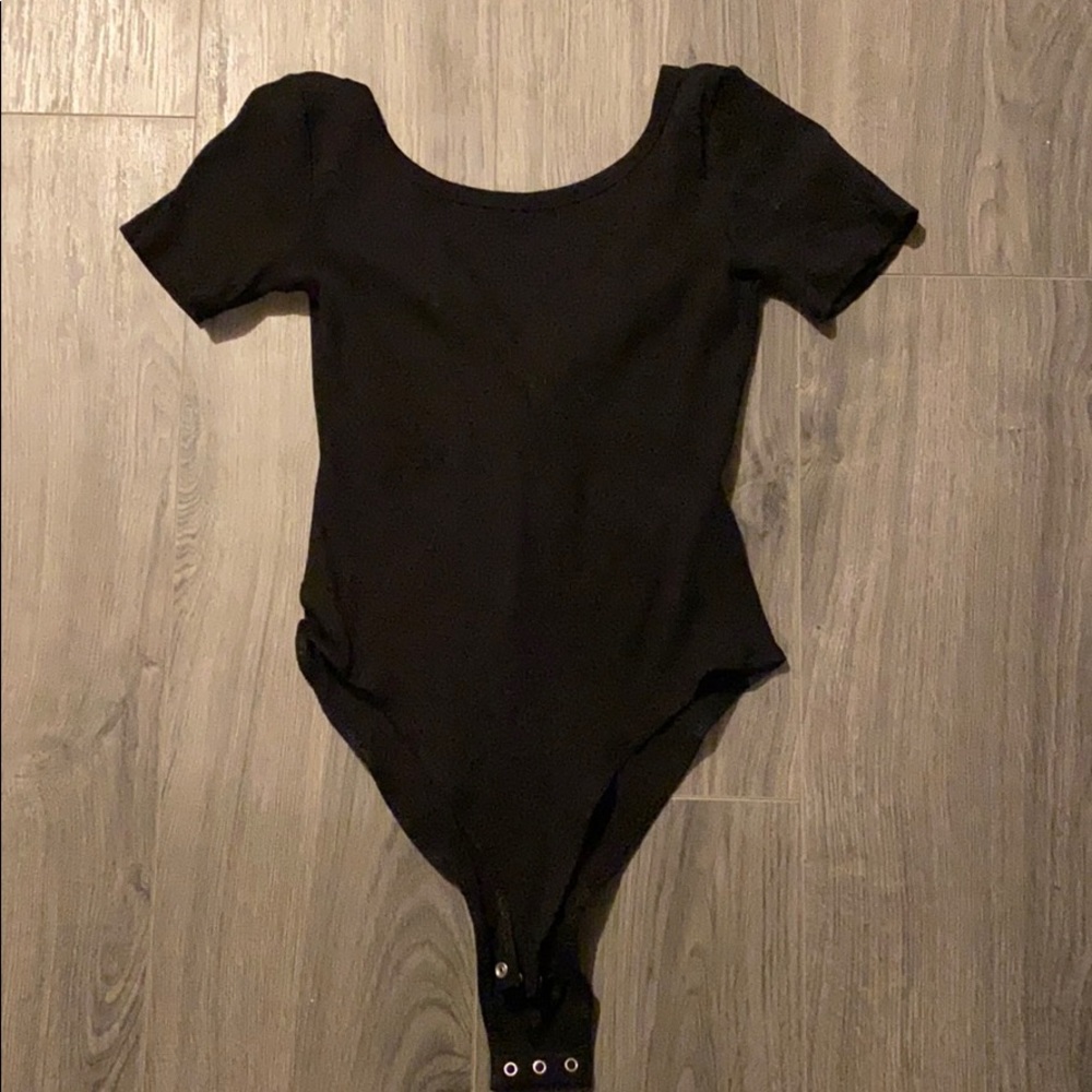 SOLD: H&M Short Sleeve Bodysuit